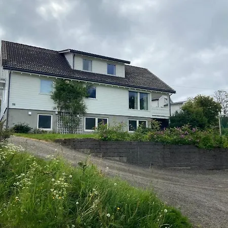 Lofoten - Gjestgiverier Ballstad